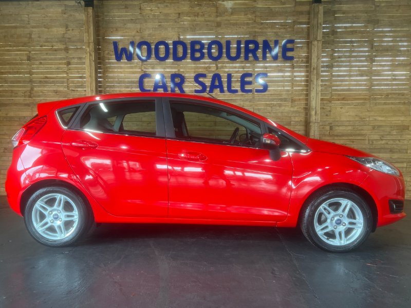 Used 2014 Ford Fiesta 1.6 Zetec 5dr * AUTOMATIC GEARBOX BLUETOOTH